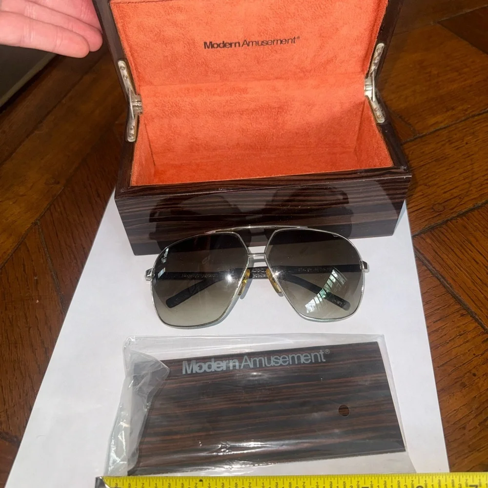 Modern Amusement Silver Aviator Sunglasses